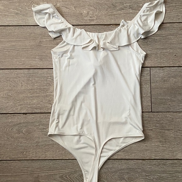 Express Cream Ruffle Strap Bodysuit - Picture 3 of 3